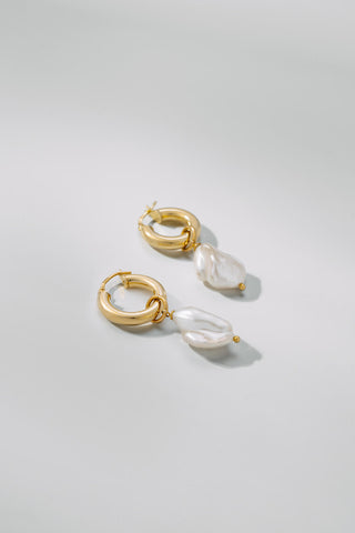 BAROQUE PEARL | BOLD HOOPS